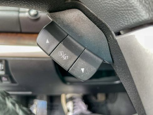 Used 2017 Subaru Outback 2.5i Limited AWD/4WD image 30