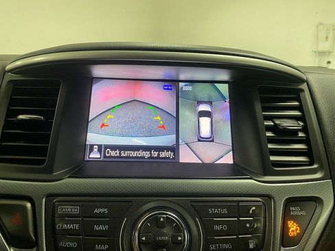 Used 2019 Nissan Pathfinder SL image 21
