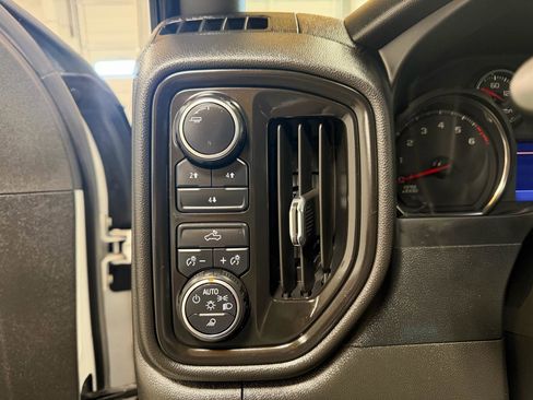 Used 2023 Chevrolet Silverado 2500 Custom w/ Custom Value Package image 15