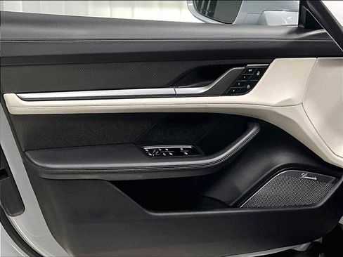 Used 2022 Porsche Taycan Turbo S image 25