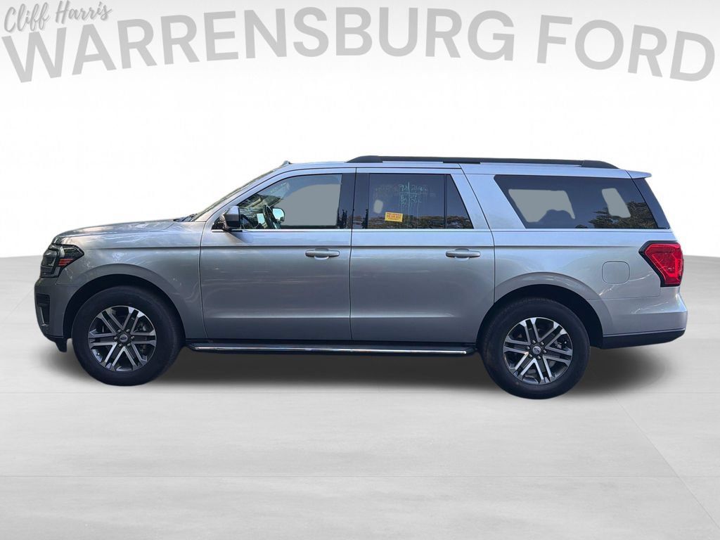 Used 2022 Ford Expedition Max XLT RWD image 4