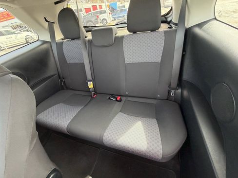 Used 2015 Toyota Yaris L image 10