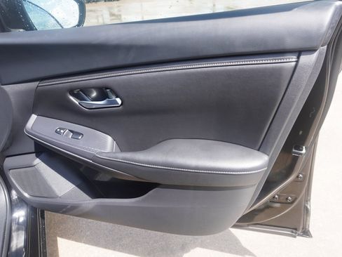 Used 2024 Nissan Sentra SV image 15