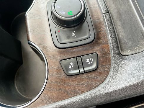 Used 2022 GMC Acadia Denali w/ Trailering Package image 21