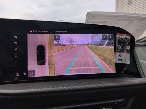 New 2025 Audi SQ5 Prestige image 5