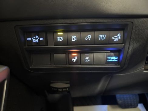 Used 2023 Toyota Tundra Platinum image 21