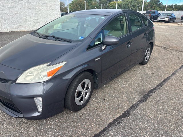 Used 2013 Toyota Prius Four w/ Deluxe Solar Roof Pkg FWD image 2
