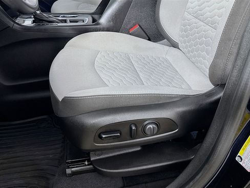 Used 2020 Chevrolet Equinox LS w/ LS Convenience Package image 19