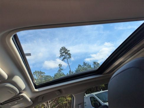 Used 2023 Subaru Forester Limited image 16