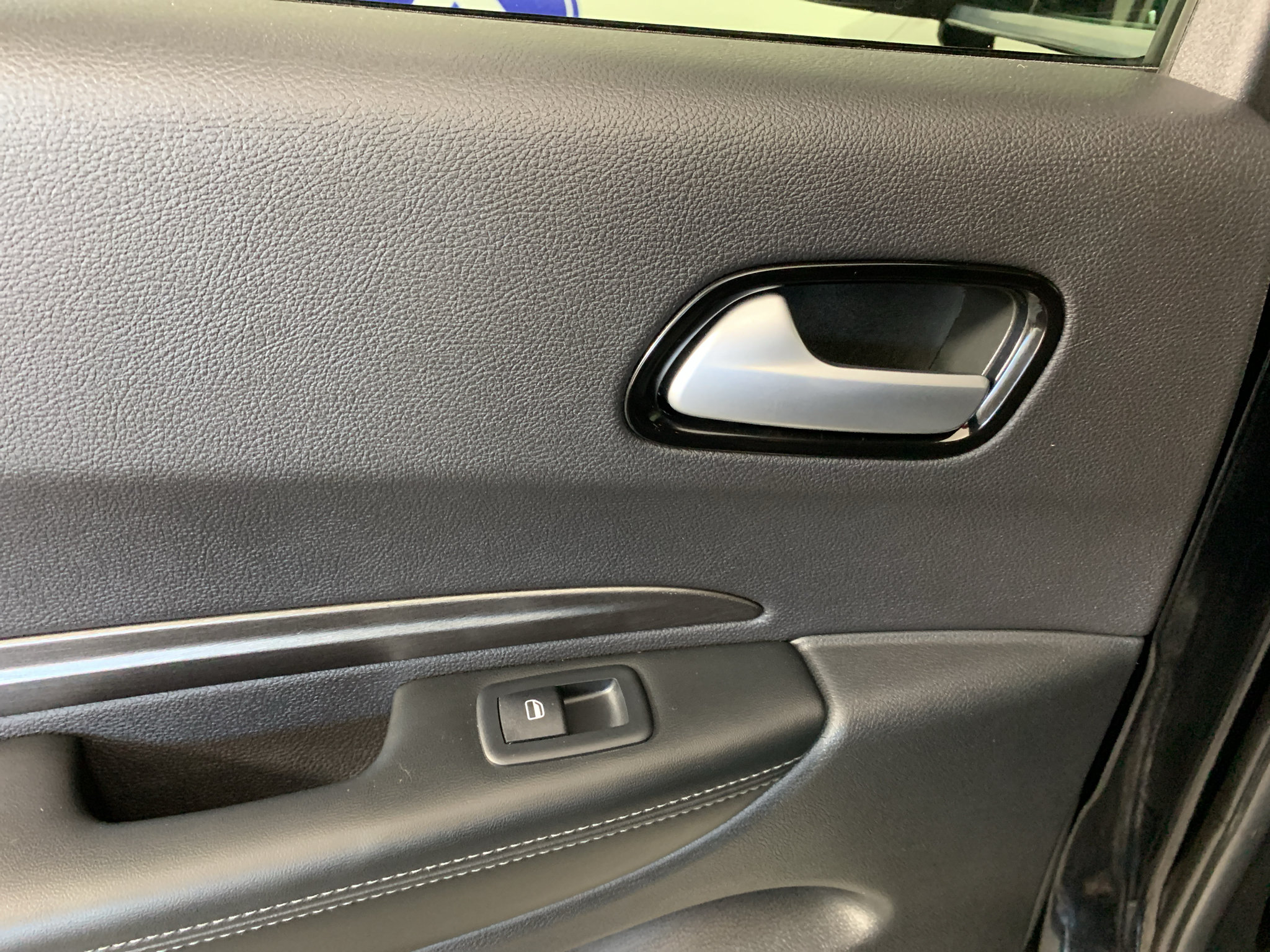 Used 2023 Dodge Durango SXT RWD image 28