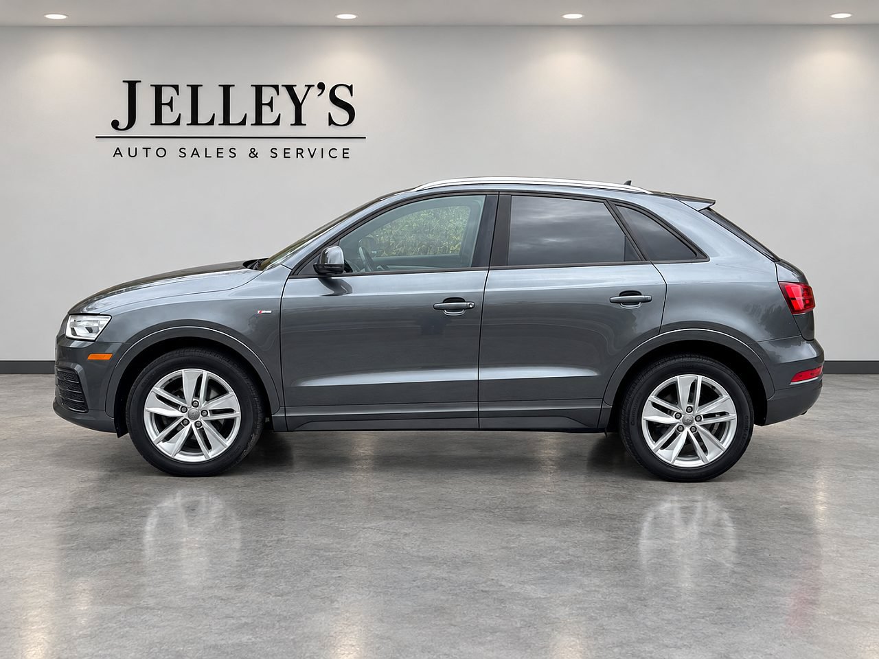 Used 2018 Audi Q3 2.0T Premium AWD/4WD image 1