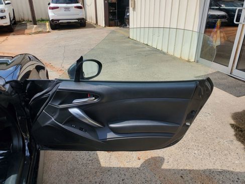 Used 2017 FIAT 124 Spider Abarth RWD image 21