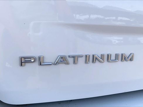 Used 2025 Ford Expedition Platinum w/ Driver's Package AWD/4WD image 10