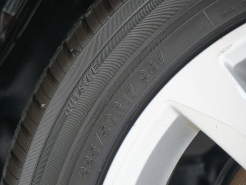 Used 2013 Subaru Legacy 3.6R Limited image 23