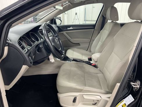 Used 2019 Volkswagen Golf S FWD image 19
