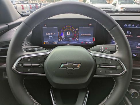 New 2026 Chevrolet Traverse Z71 w/ Driver Confidence Package AWD/4WD image 23