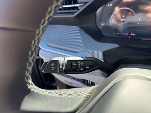 New 2026 Jeep Cherokee Limited image 32