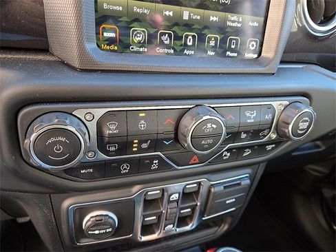 Used 2021 Jeep Wrangler Unlimited Sahara image 17