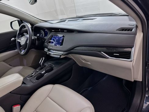 Used 2021 Cadillac XT4 Premium Luxury FWD image 29