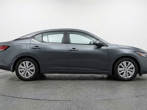 Used 2025 Nissan Sentra S image 11