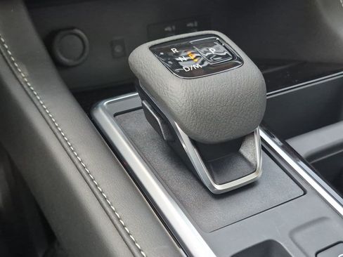 New 2026 Nissan Pathfinder SL FWD image 18