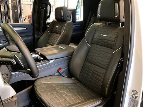 Used 2025 Cadillac Escalade V image 21