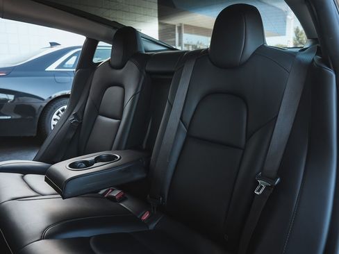 Used 2021 Tesla Model 3 Standard Range Plus image 19