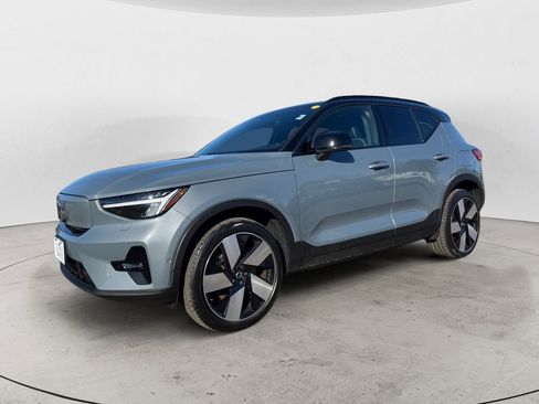 Certified 2023 Volvo XC40 Recharge Plus image 2