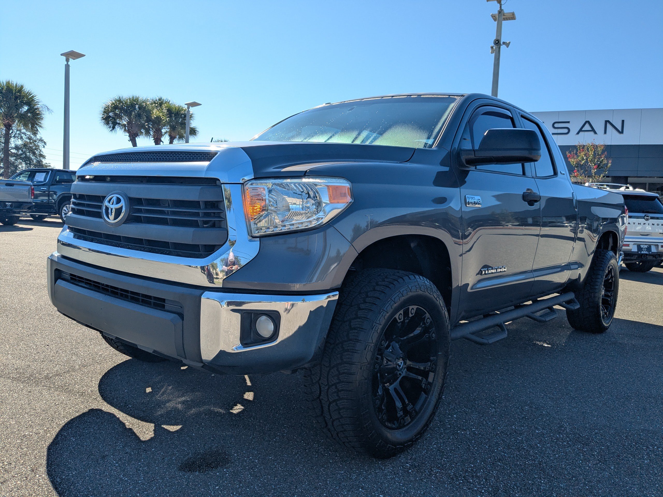 Used 2015 Toyota Tundra SR5 w/ SR5 Upgrade Package RWD image 8