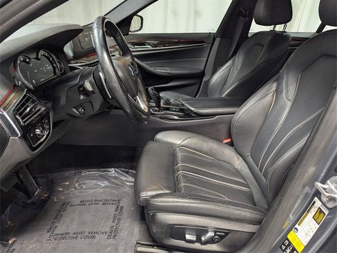Used 2018 BMW 530i xDrive w/ Premium Package image 10