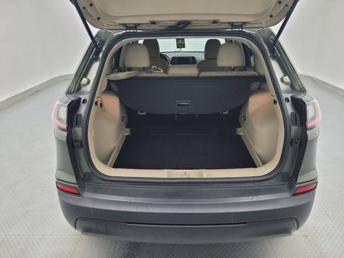 Used 2019 Jeep Cherokee Latitude w/ Popular Appearance Group AWD/4WD image 29