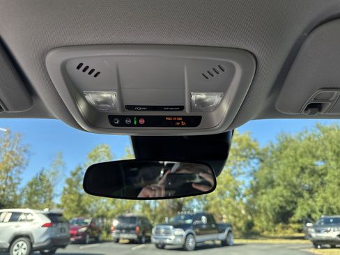 Used 2024 Chevrolet Malibu LT image 21