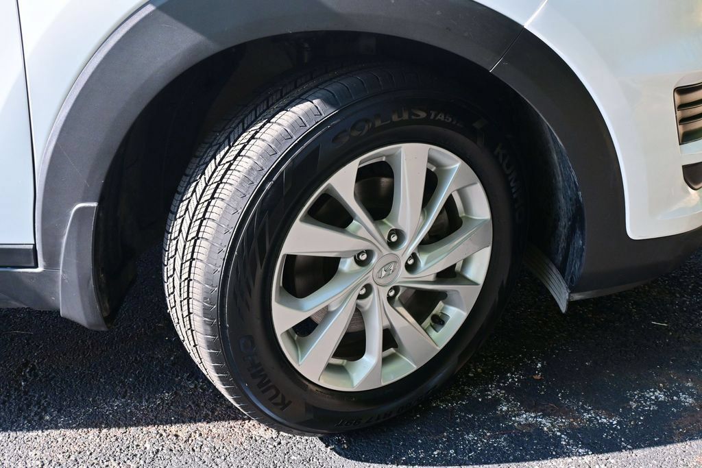 Used 2020 Hyundai Tucson Value FWD image 29