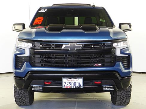 Used 2024 Chevrolet Silverado 1500 LT Trail Boss w/ Convenience Package II image 3