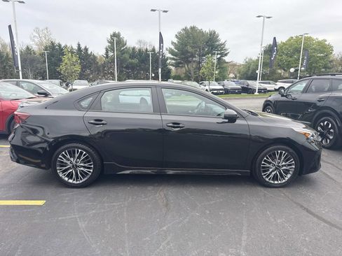 Used 2023 Kia Forte GT-Line w/ GT-Line Premium Package FWD image 9