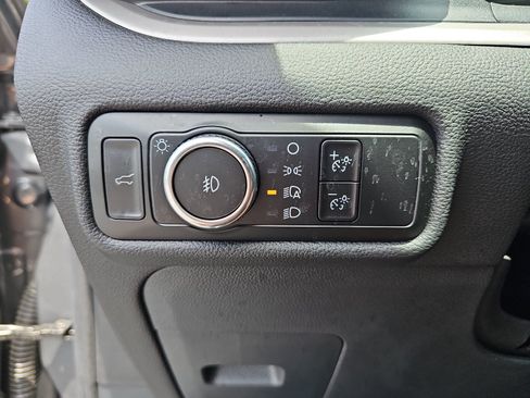 Used 2023 Ford Explorer XLT w/ Equipment Group 202A RWD image 31