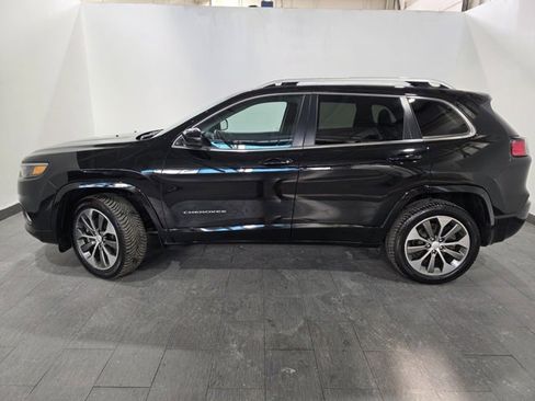 Used 2019 Jeep Cherokee Overland image 2