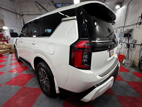 Used 2025 Nissan Armada Platinum AWD/4WD image 5