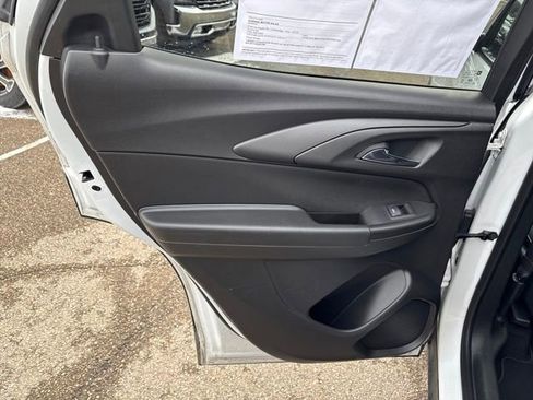 Used 2024 Chevrolet TrailBlazer LT w/ Convenience Package image 21