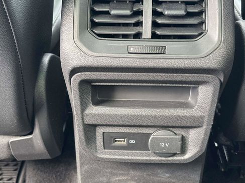 Used 2019 Volkswagen Tiguan SE w/ Panoramic Sunroof Package image 13