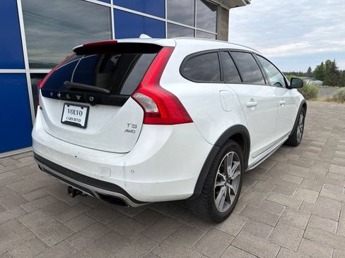 Used 2015 Volvo V60 T5 Cross Country Platinum w/ Climate Package AWD/4WD image 7