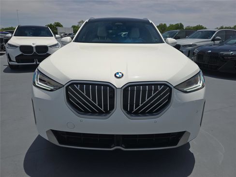 Certified 2026 BMW X3 xDrive30 w/ Premium Package AWD/4WD image 2