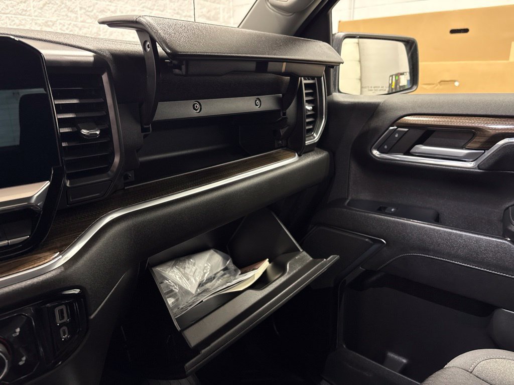 Used 2023 Chevrolet Silverado 1500 RST AWD/4WD image 29