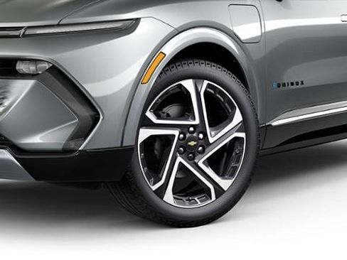 New 2026 Chevrolet Equinox EV LT image 32