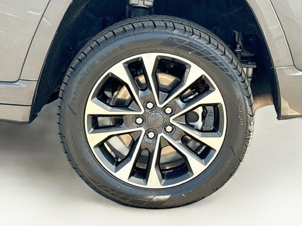 Used 2022 Jeep Grand Cherokee L Overland AWD/4WD image 32