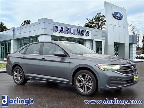 Used 2022 Volkswagen Jetta SE image 3