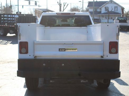 Used 2024 Chevrolet Silverado 2500 LT w/ Convenience Package image 5