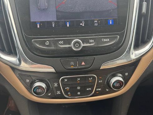 Certified 2022 Chevrolet Equinox Premier FWD image 16