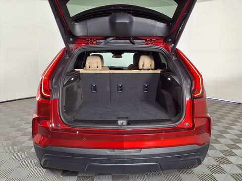 Certified 2024 Cadillac XT4 Luxury w/ Cold Weather Package image 8