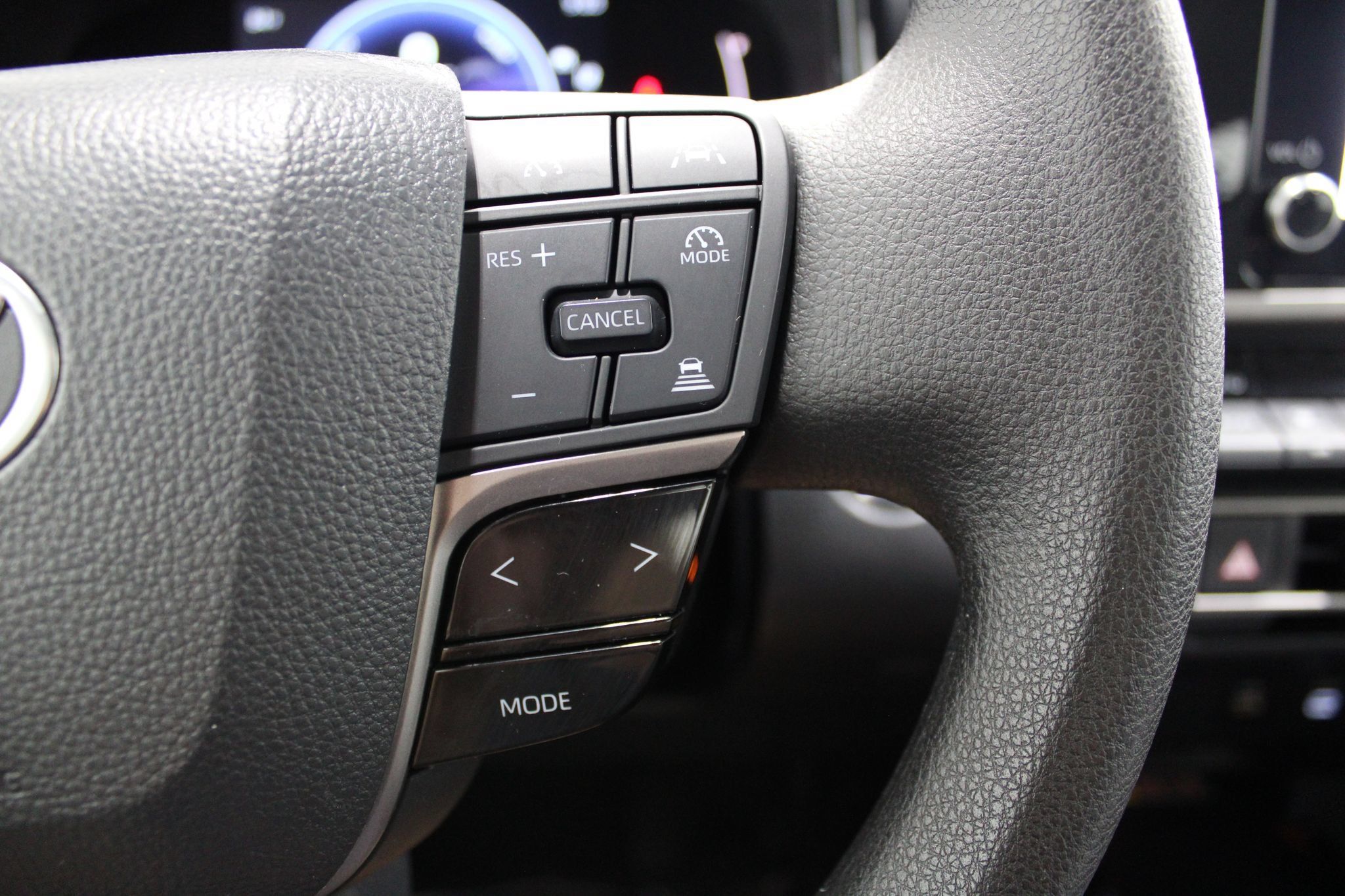 Used 2025 Toyota Camry LE FWD image 36